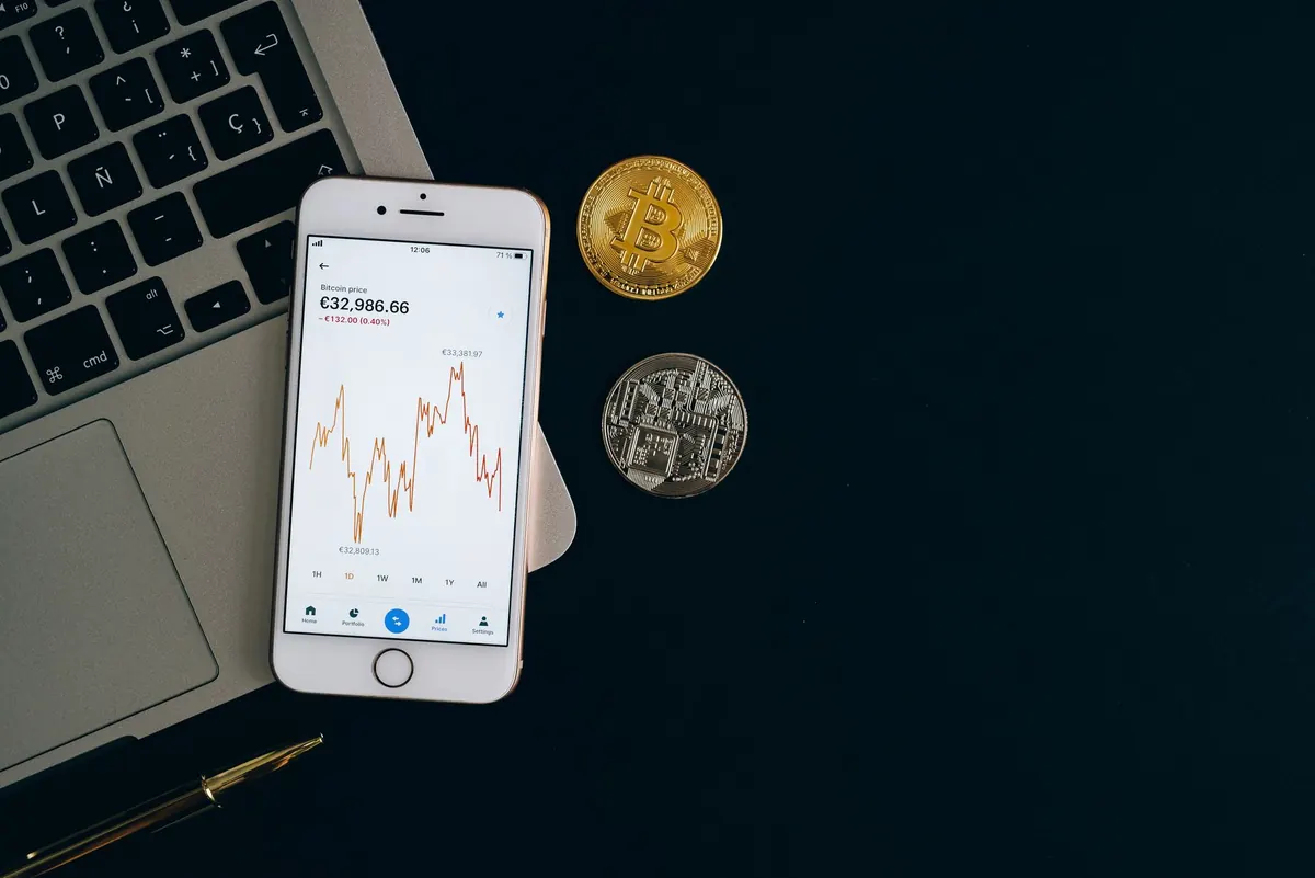 Crypto Market Weekend Liquidity: Why Signals Behave Differently on Saturdays and Sundays